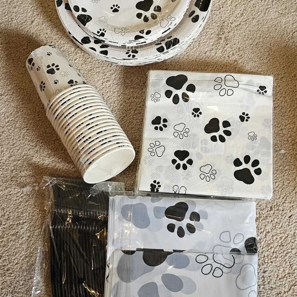 Amazon Paw Print Disposable Tableware Set - Black and White